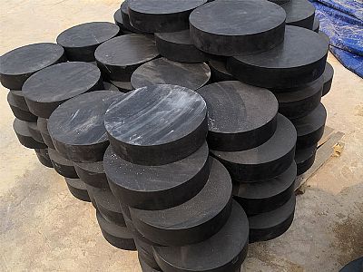 双河市板式橡胶支座由若干层橡胶片与薄钢板经加压硫化